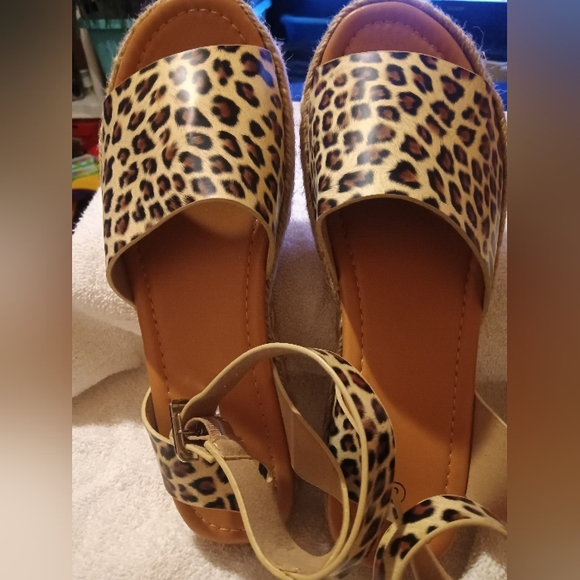 Shoes - Picture 2 of 4